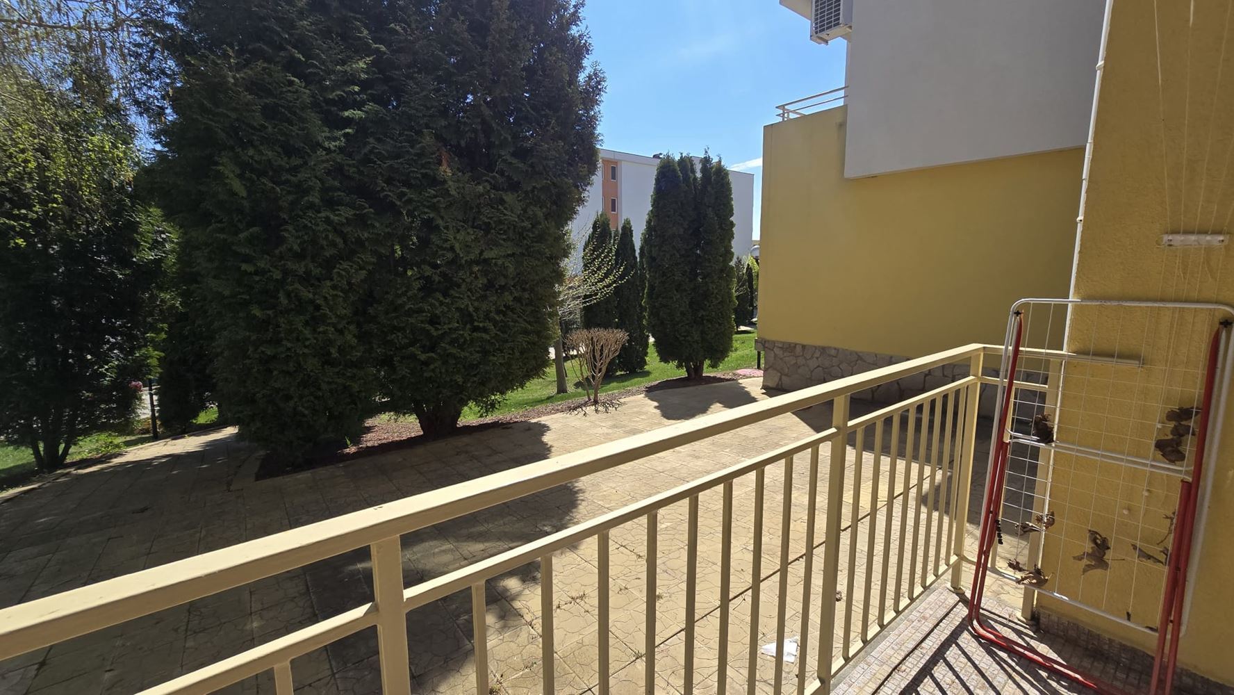 Stylowy apartament z jedną sypialnią w elitarnym kompleksie w Świętym Własie – komfort, spokój i całoroczna wygoda