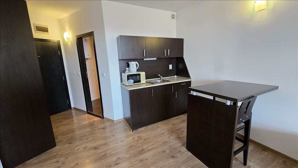 Eleganckie studio w elitarnym kompleksie w Sarafowie – zaledwie kilka kroków od plaży, luksus, SPA i basen tuż przed Tobą