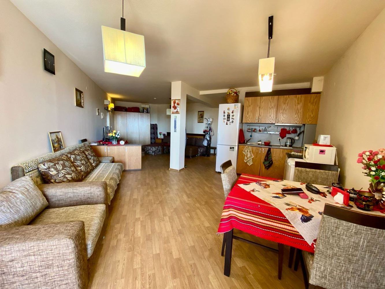 Przestronne w pełni umeblowane studio z widokiem na basen w Słonecznym Brzegu – komfort, spokój i doskonała inwestycja