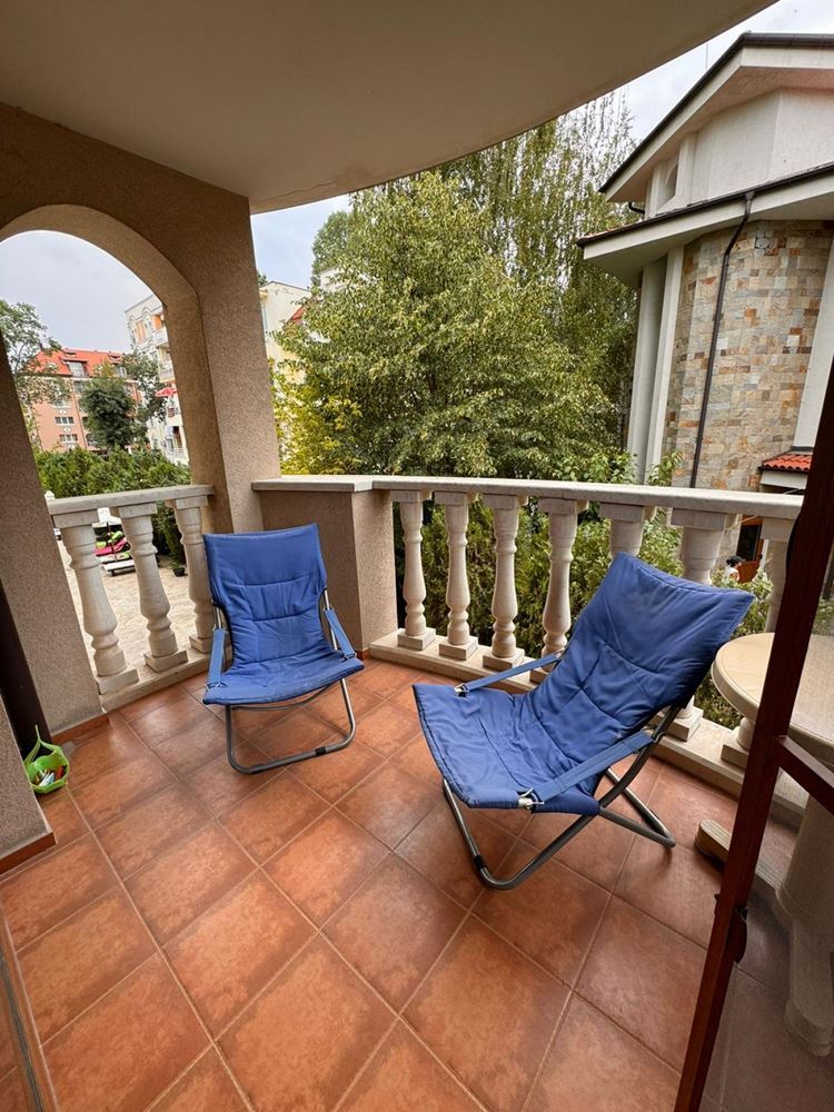 Przestronny apartament z jedną sypialnią w całorocznym kompleksie – doskonały wybór do zamieszkania i inwestycji