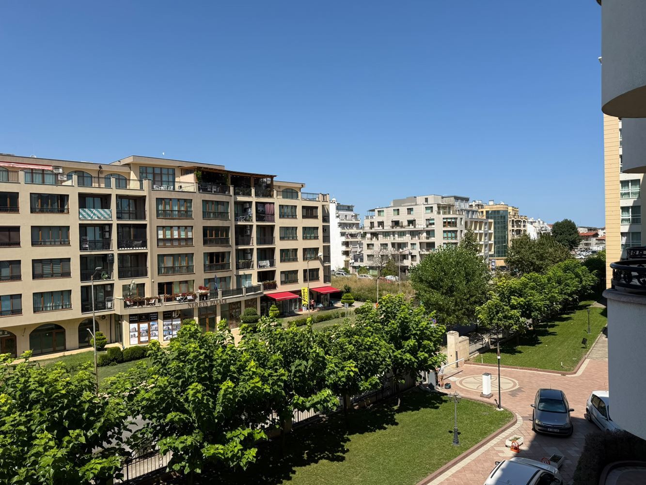 Przestronny apartament z jedną sypialnią w pierwszej linii brzegowej w Pomorie