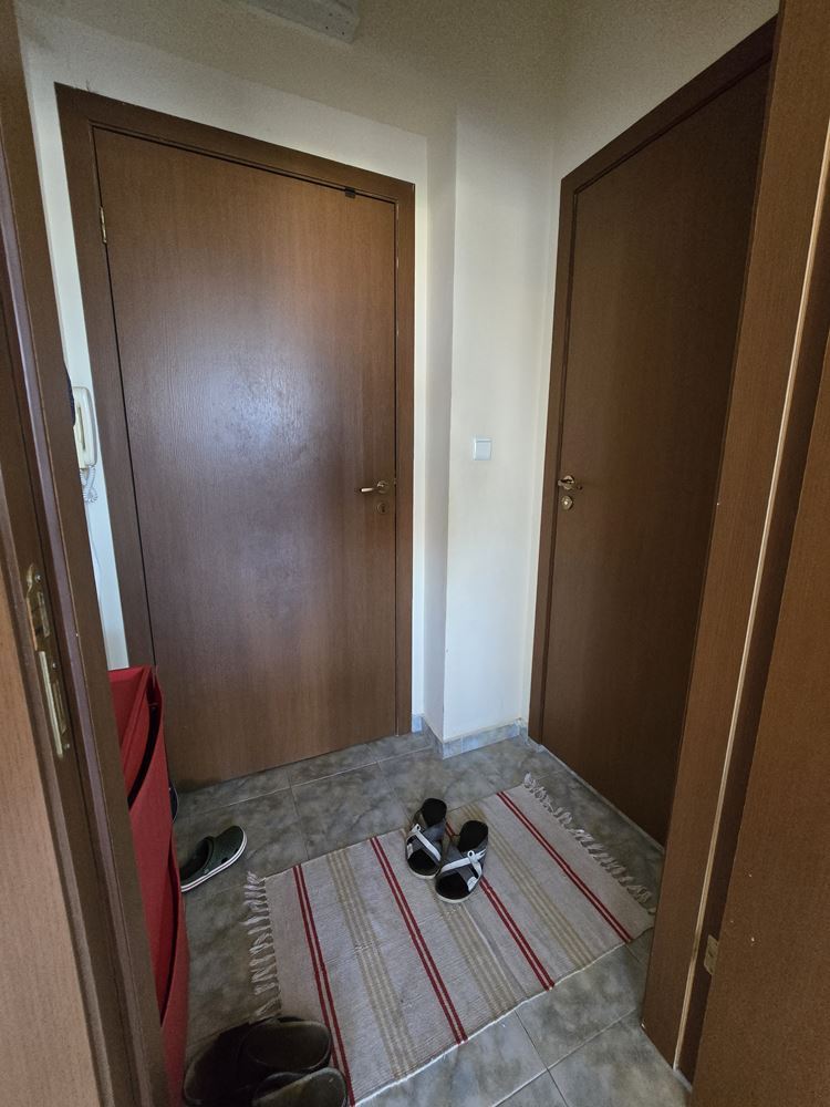 Dwupoziomowy apartament z pięknym widokiem na morze w Słonecznym Brzegu – doskonała lokalizacja zaledwie 200 metrów od plaży