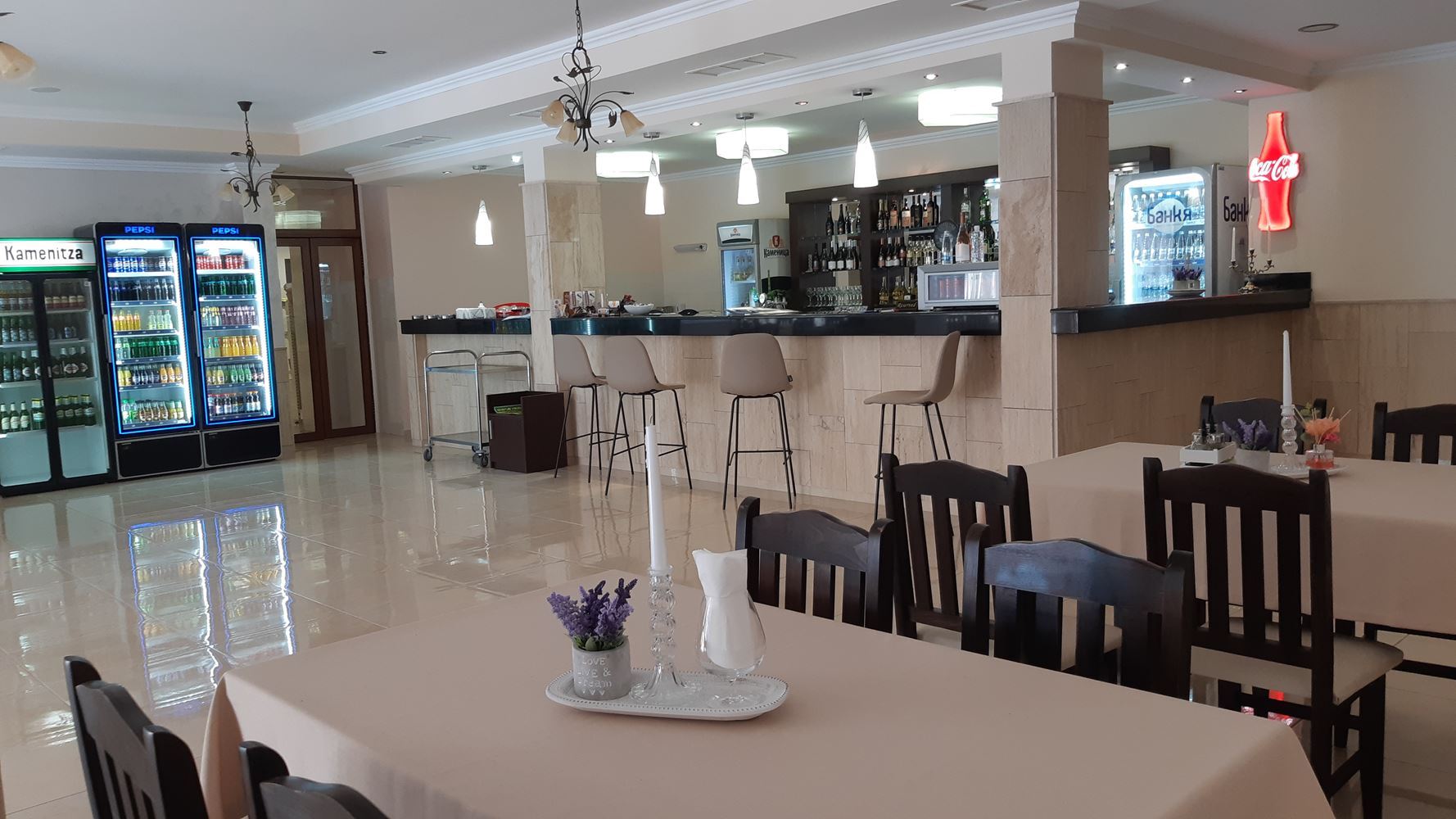 Apartament z dwiema sypialniami w Aheloj – skutecznie wynajmowany krótkoterminowo, z wysoką oceną i doskonałym potencjałem inwestycyjnym