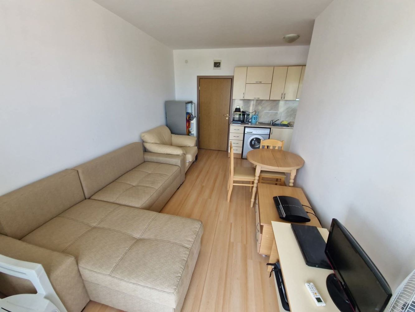 Apartament z jedną sypialnią z widokiem na basen w doskonale utrzymanym kompleksie – idealny na wypoczynek i inwestycję