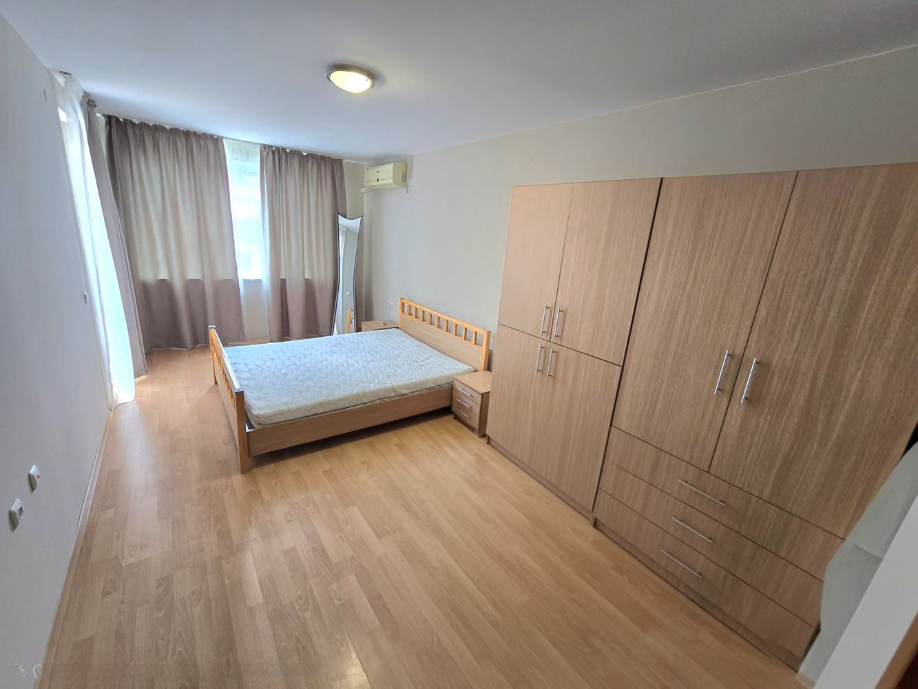 Przepiękny apartament z jedną sypialnią w Świętym Własie z widokiem na morze – doskonała inwestycja kilka kroków od plaży