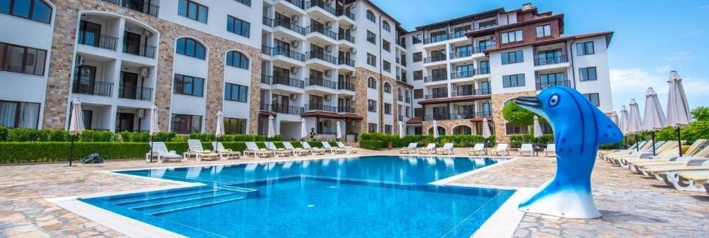 Przestronny apartament z dwiema sypialniami w Nesebyrze – dwa tarasy i możliwość wydzielenia trzeciej sypialni