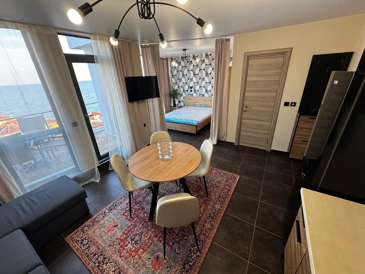 Studio z panoramicznym widokiem na morze, zaledwie 50 metrów od plaży w Świętym Własie