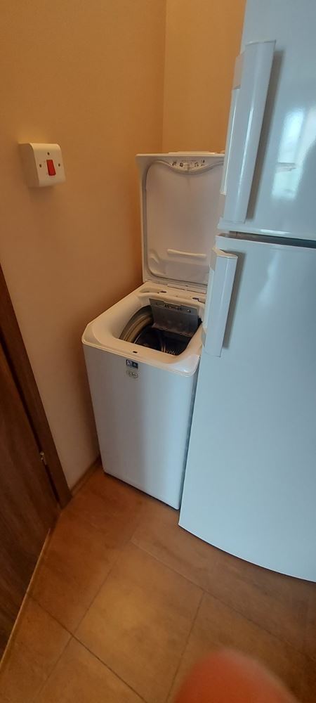 Mieszkanie z jedną sypialnią z widokiem na morze w Świętym Własie – komfort, spokój i doskonała lokalizacja