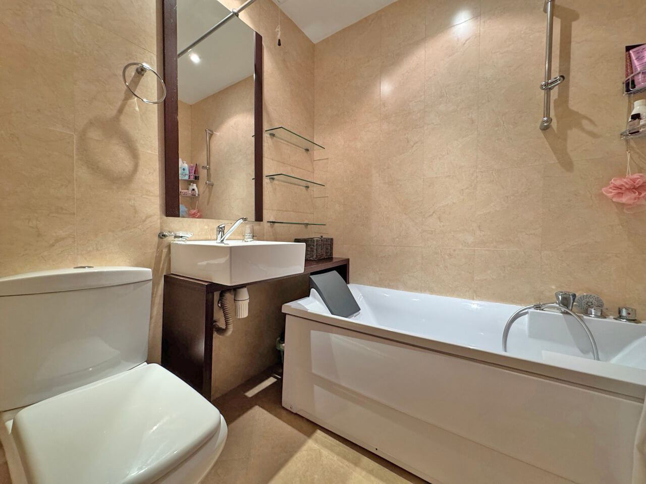 Elegancki apartament z jedną sypialnią na pierwszej linii brzegowej w Sweti Własie z bezpośrednim wyjściem do ogrodu i basenu