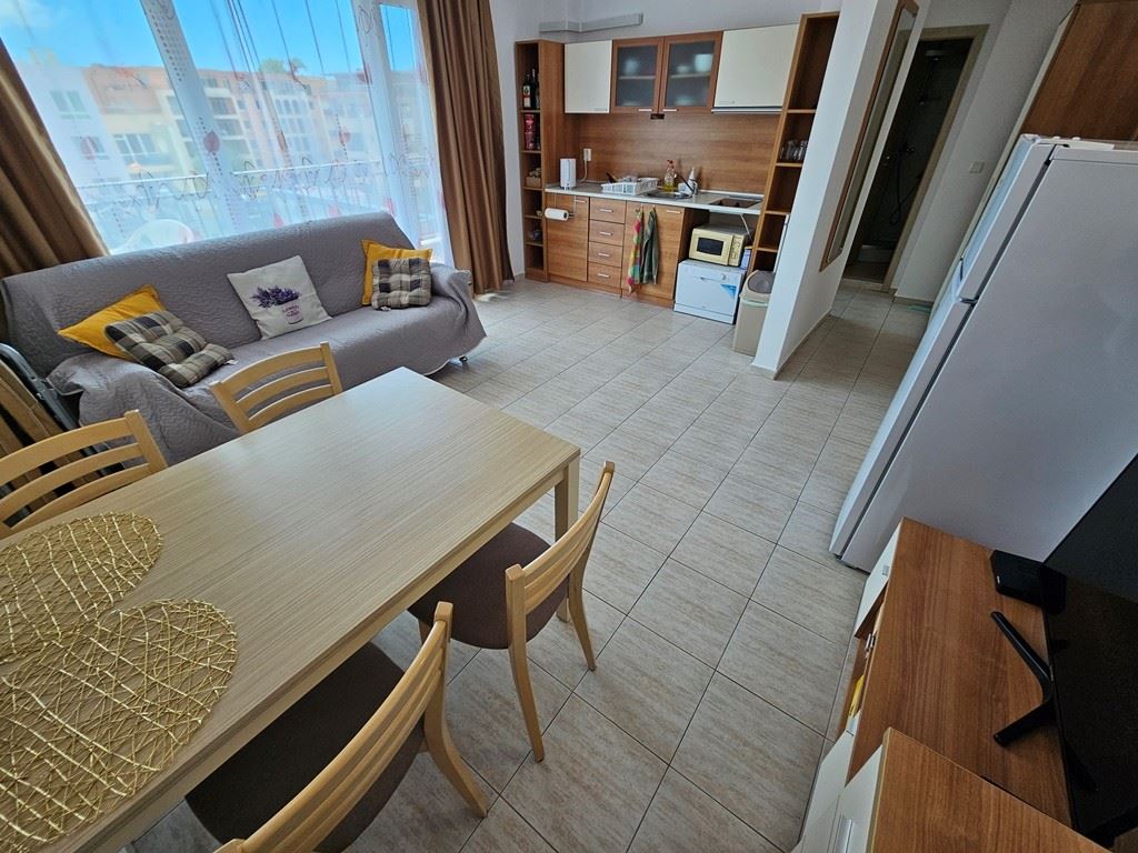 Ekskluzywne 2-pokojowe mieszkanie z panoramicznym widokiem na basen w Słonecznym Brzegu