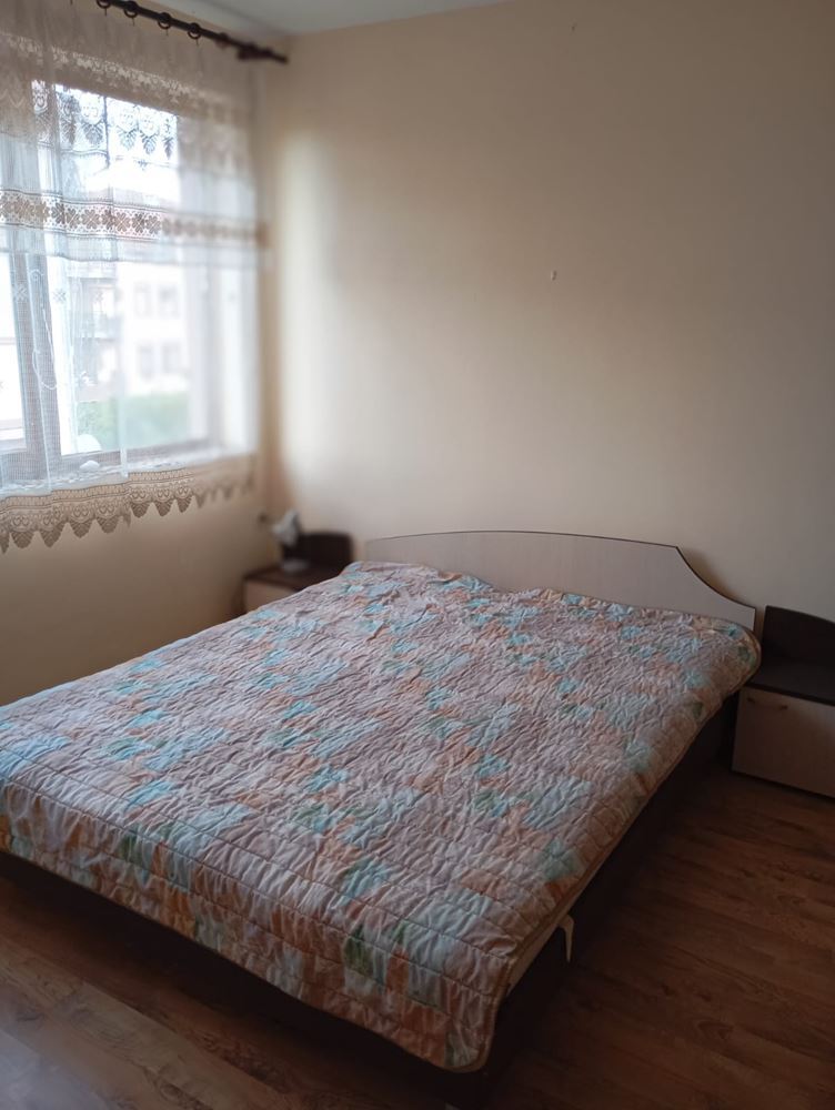  W pełni umeblowany dwupokojowy apartament 200 m od plaży w Rawdzie – cisza, zieleń i komfort w małym kompleksie