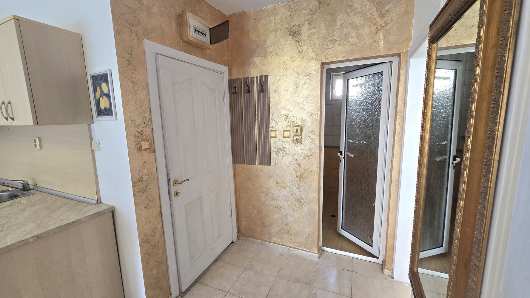 Apartament z dwiema sypialniami, ekspozycją południową i widokiem na basen w Słonecznym Brzegu