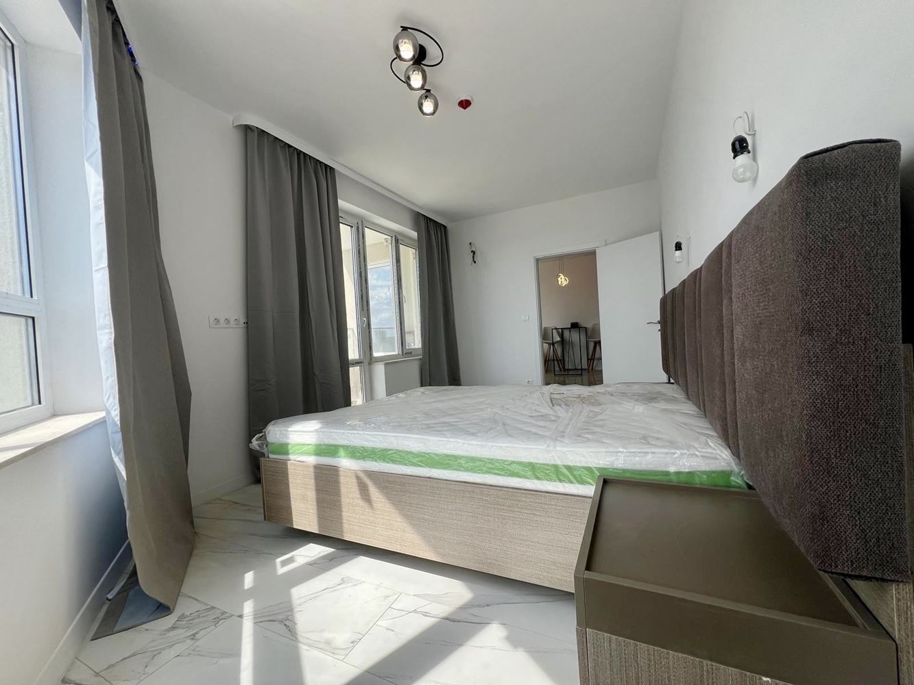 Nowoczesny apartament z jedną sypialnią z panoramicznym widokiem w prestiżowym kompleksie – gotowy do zamieszkania