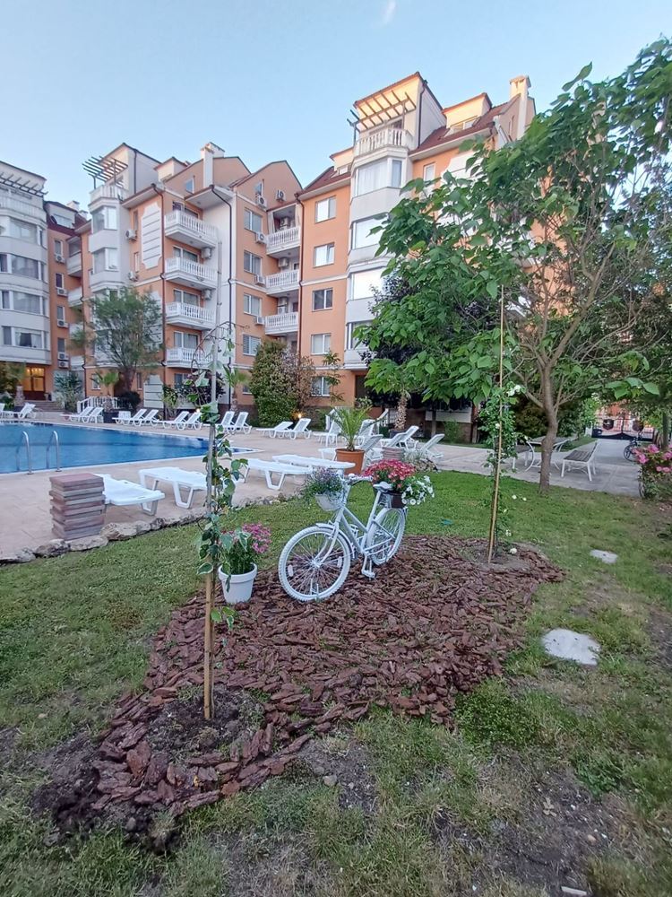 Dwupokojowe mieszkanie 500 metrów od plaży w Słonecznym Brzegu – gotowe do zamieszkania