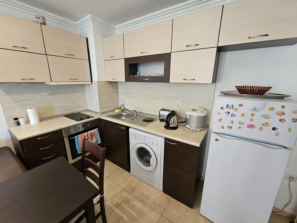 Luksus na pierwszej linii – stylowe mieszkanie z werandą, prywatnym ogrodem i widokiem na morze w Świętym Własie