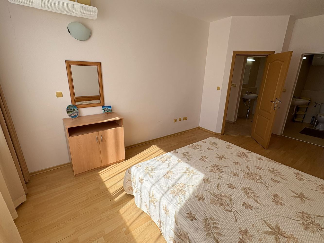 Apartament z jedną sypialnią w Słonecznym Brzegu – komfort w kompleksie z basenami i zjeżdżalniami wodnymi