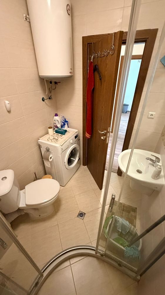 Dwupokojowy apartament z panoramicznym widokiem, o krok od morza w Rawdzie