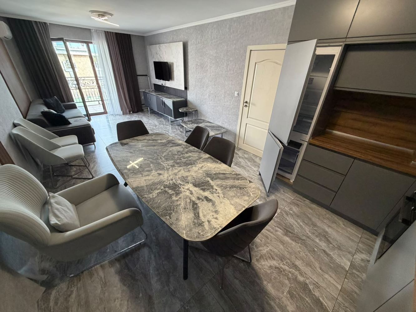 Luksusowy apartament z jedną sypialnią i widokiem na morze w Nesebyrze – styl i komfort w pierwszej linii brzegowej
