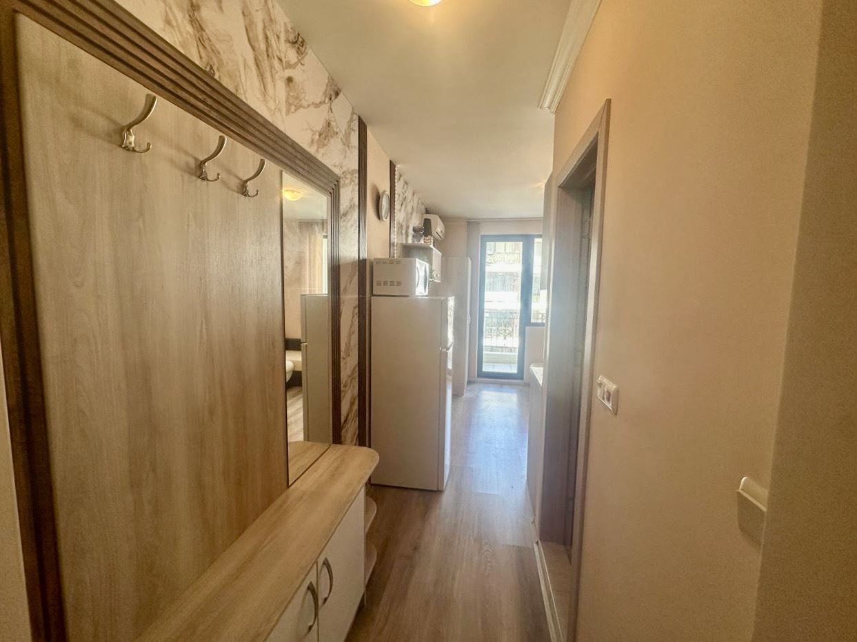 Umeblowane studio – praktyczna nieruchomość nad morzem w Nesebyrze, gotowa do zamieszkania