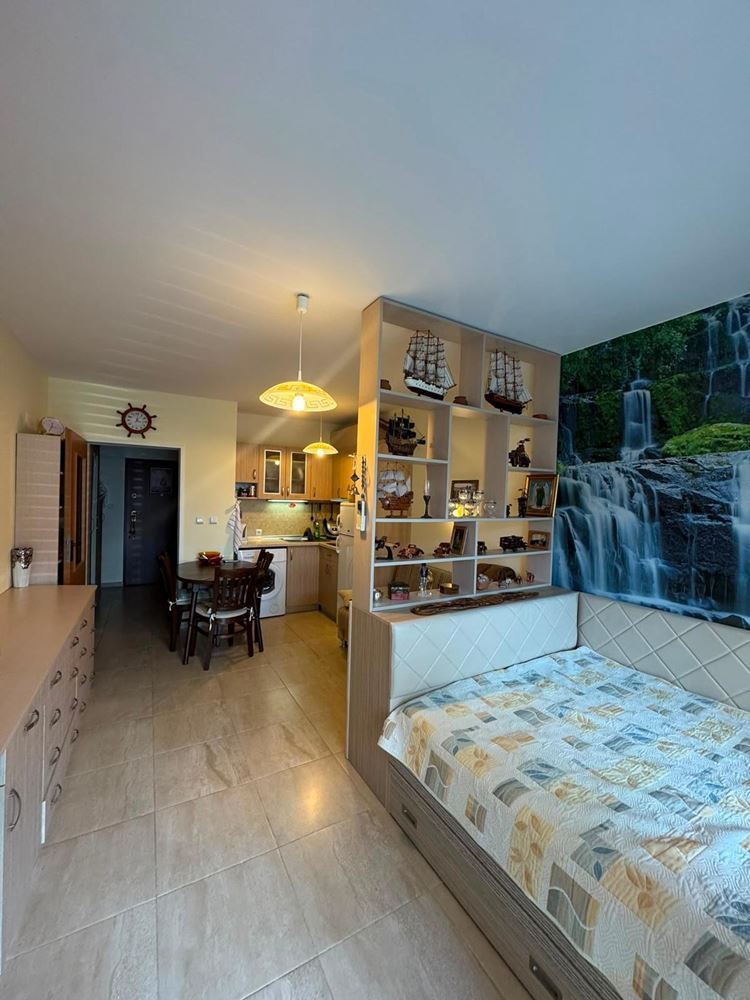 Przestronne i przytulne studio w sercu Starego Miasta Pomorie – tylko 50 metrów od plaży