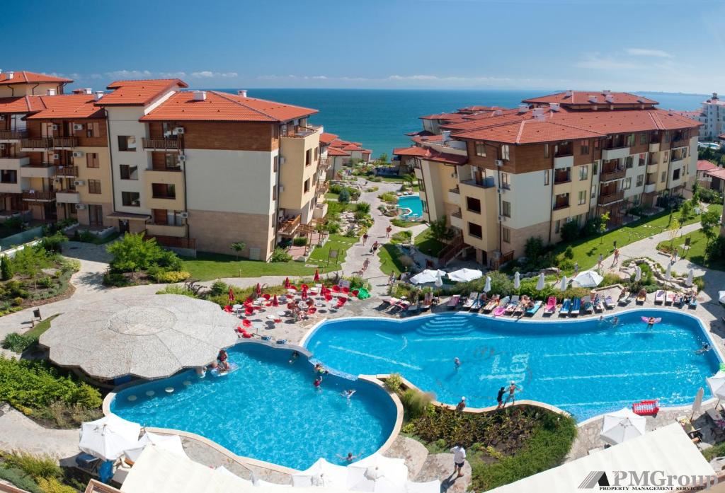 Sveti Vlas – w pełni umeblowany apartament w pierwszej linii brzegowej z prywatną plażą i atmosferą morza