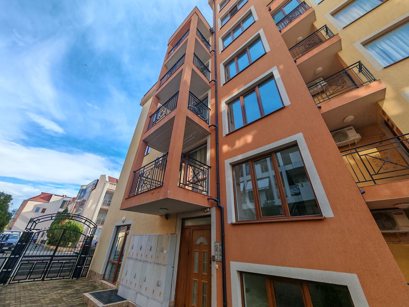Apartament z dwiema sypialniami w Sveti Vlas z doskonałymi udogodnieniami w zamkniętym kompleksie