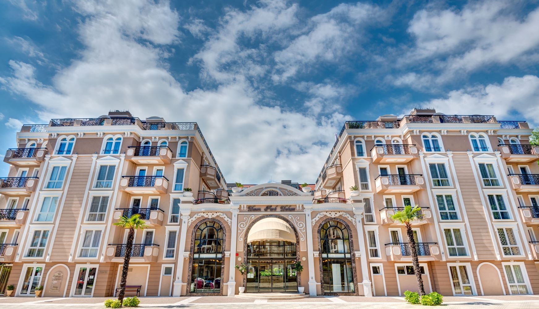  Eleganckie studio z panoramicznym tarasem w luksusowym kompleksie w Słonecznym Brzegu