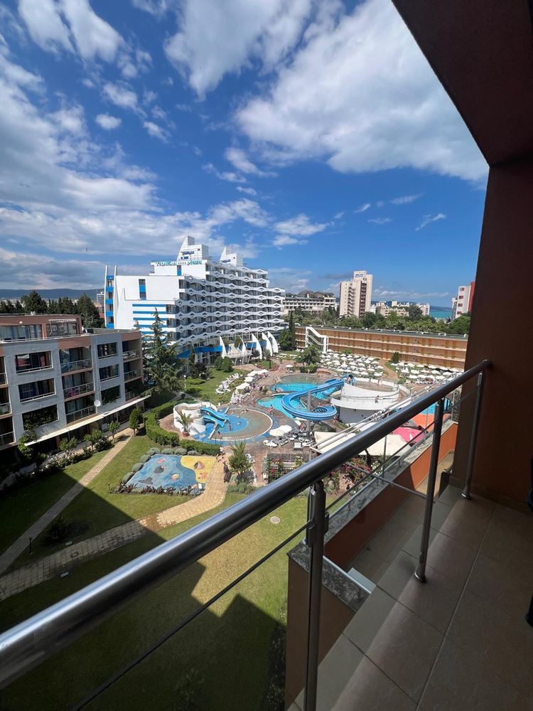 Przestronny apartament z jedną sypialnią w Słonecznym Brzegu z widokiem na basen