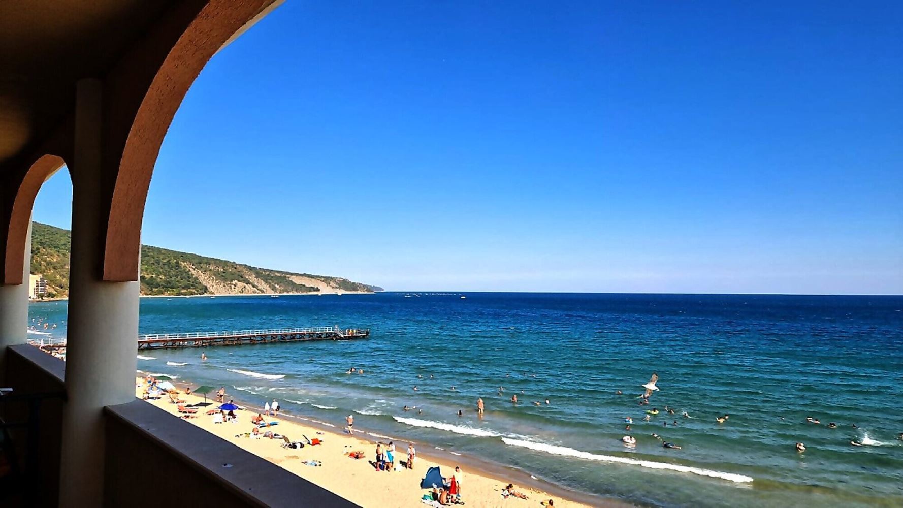 Mieszkanie z jedną sypialnią i zachwycającą panoramą morza przy samej plaży w Elenite