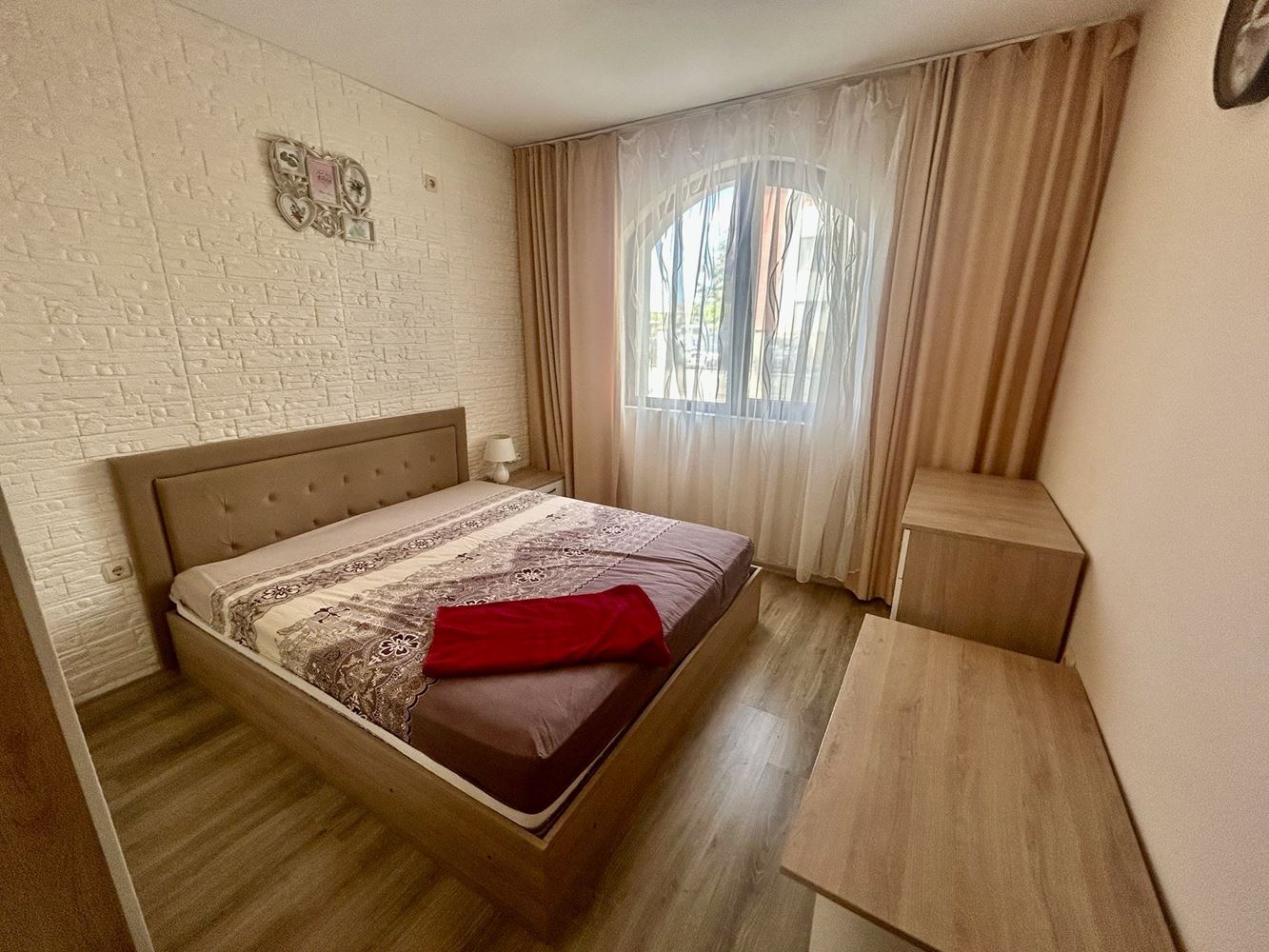 Komfortowy apartament z jedną sypialnią z bezpośrednim wyjściem do basenu w Nesebyrze – wyjątkowo wygodna oferta
