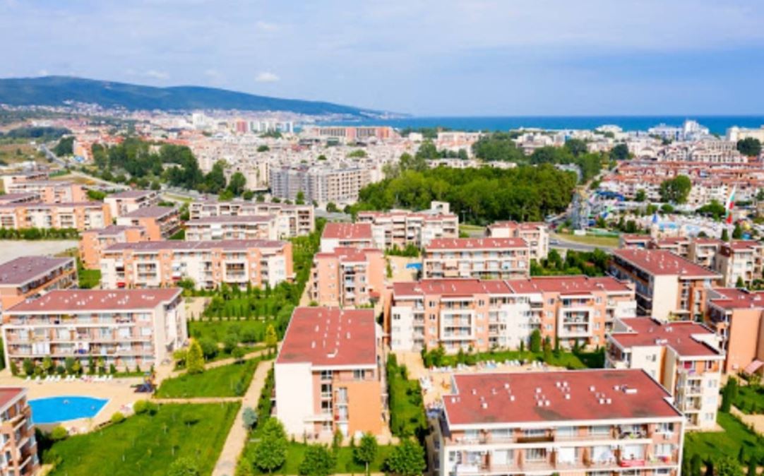 Przestronny apartament z jedną sypialnią w nowoczesnym kompleksie w Słonecznym Brzegu – komfort, zieleń i udogodnienia dla mieszkańców