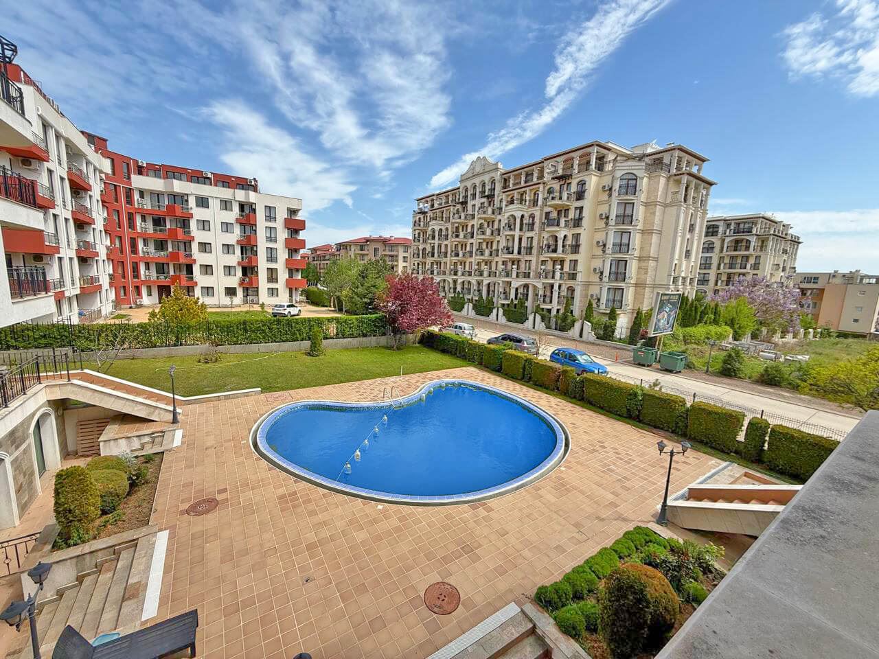 Elegancki apartament z jedną sypialnią w Świętym Własie – komfort, spokój i śródziemnomorski styl blisko morza