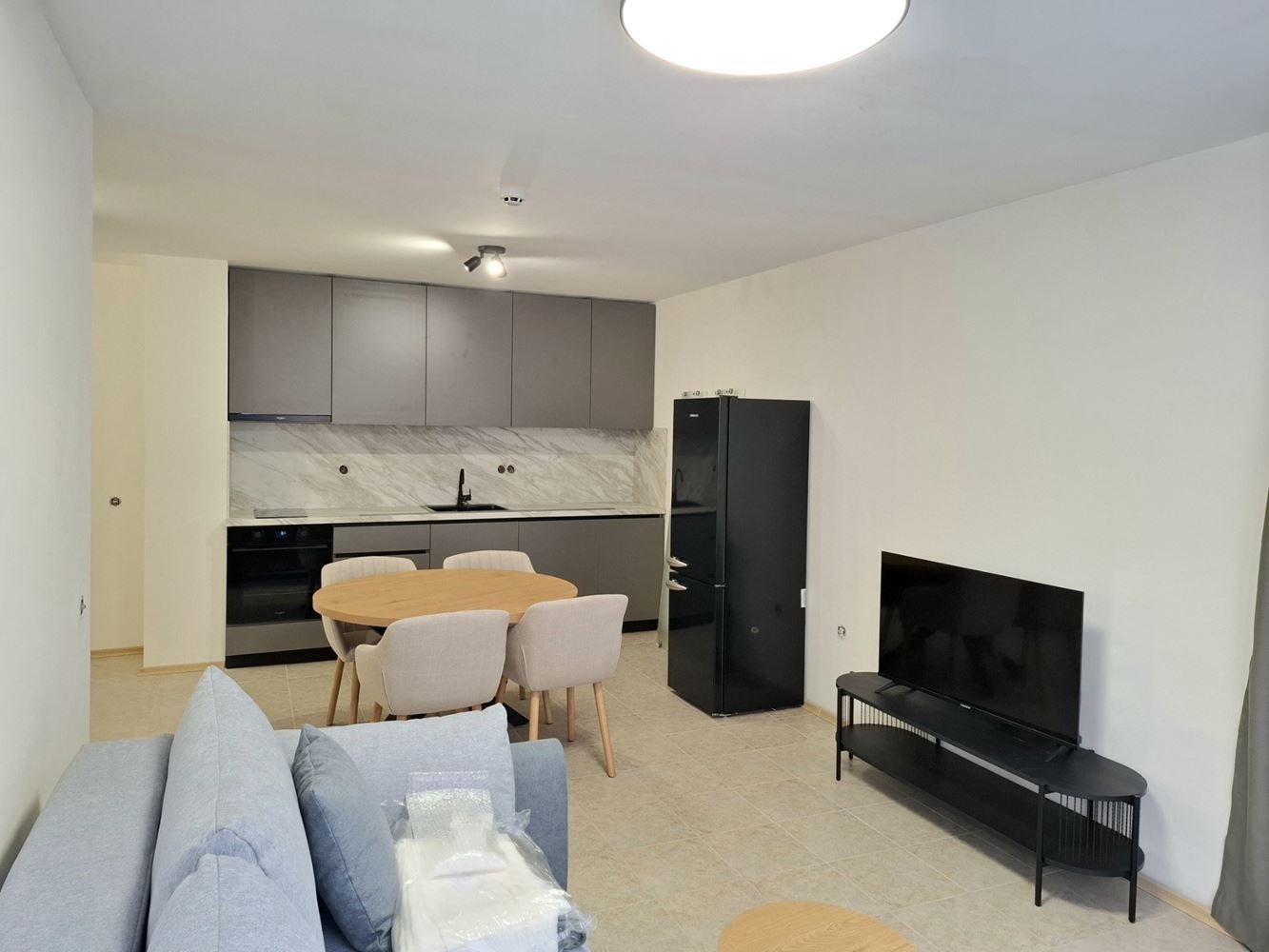 Przytulny apartament z jedną sypialnią w centrum Rawdy – kilka minut od plaży