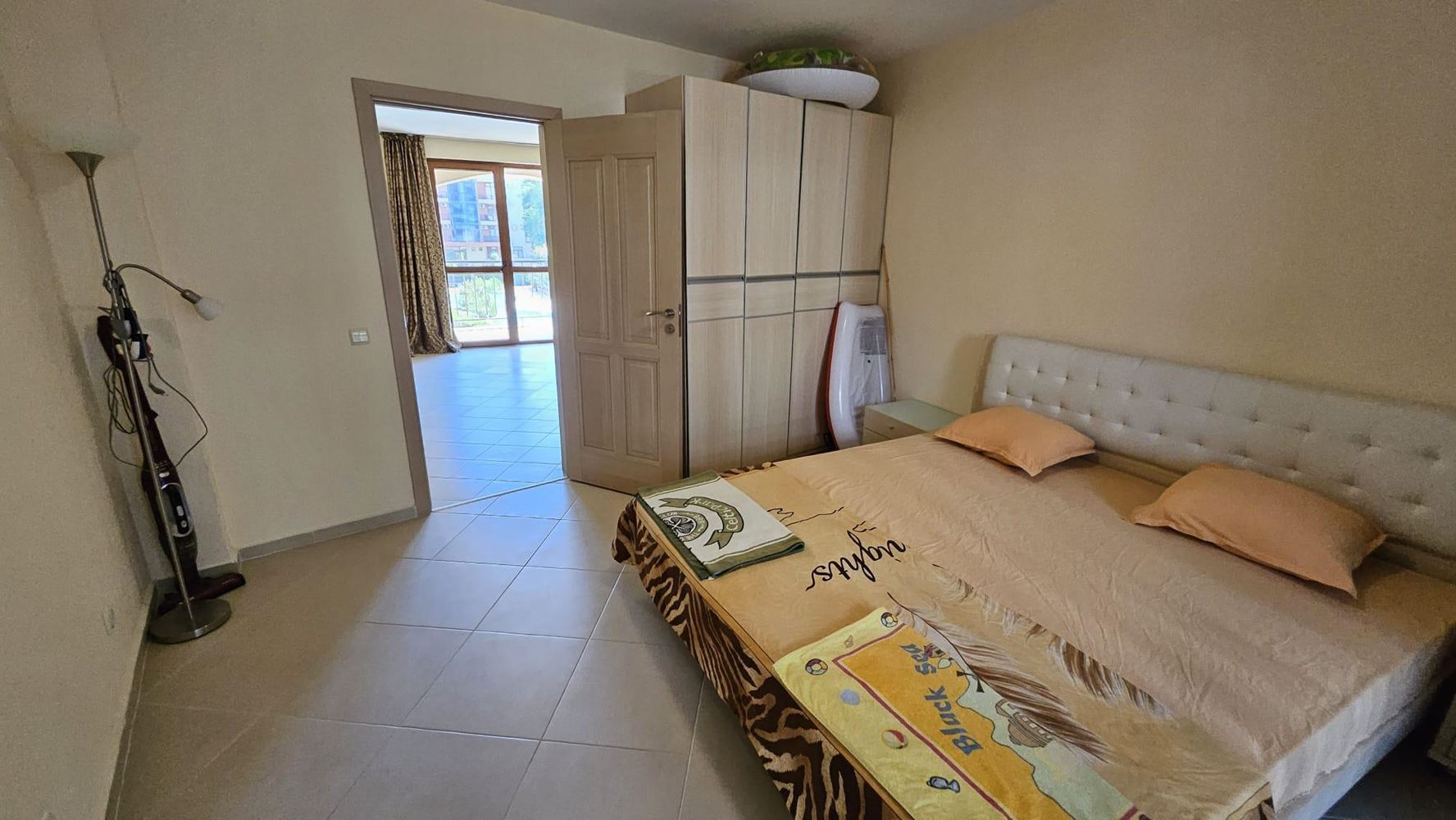 Przestronny apartament z dwiema sypialniami z doskonałym potencjałem w Słonecznym Brzegu – 110 m² komfortu i funkcjonalności