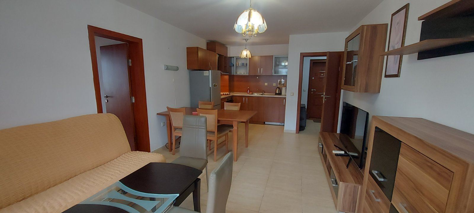  Przestronny apartament z panoramą morza w Sveti Vlas – komfort, zieleń i prestiżowa lokalizacja