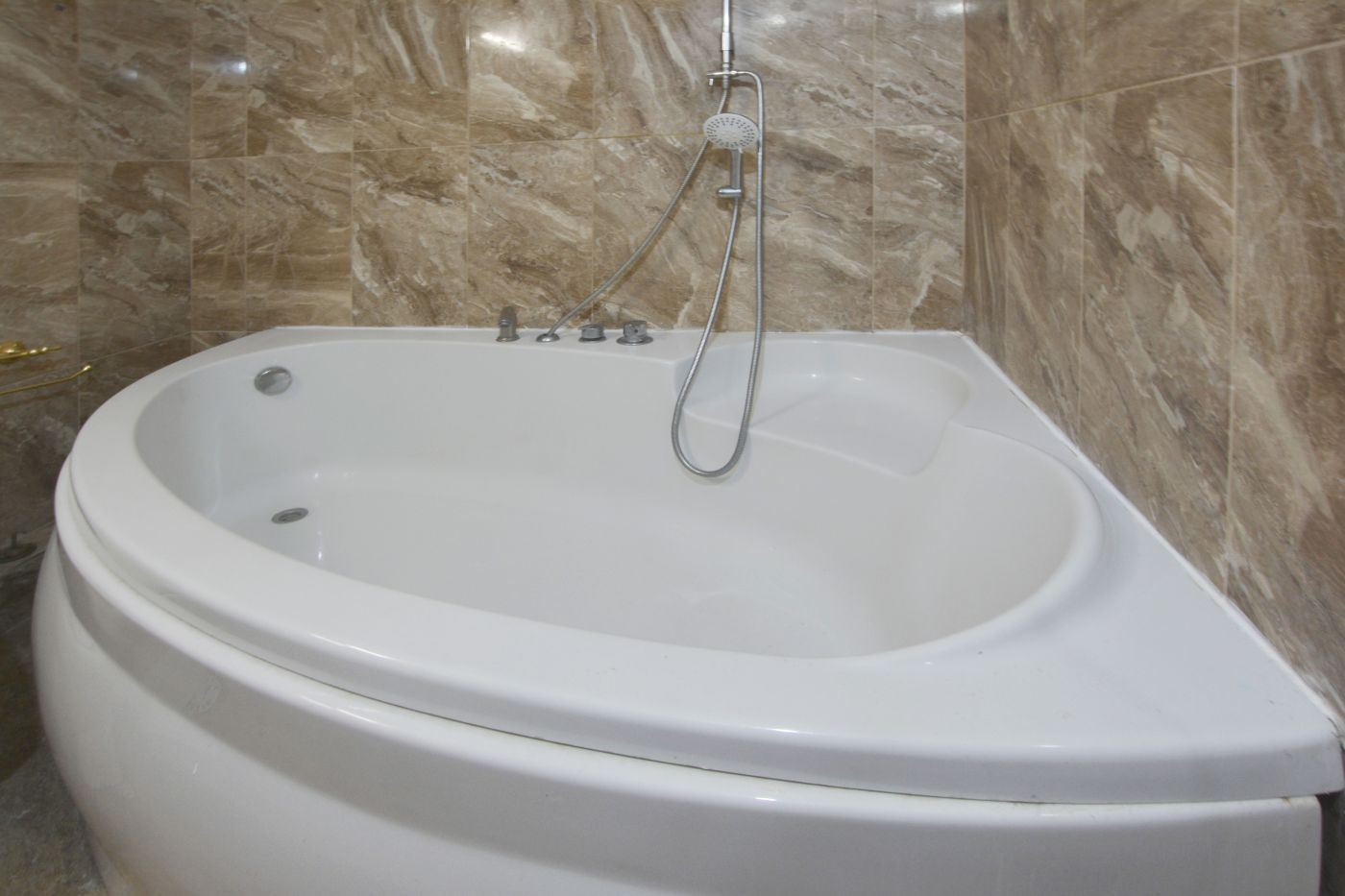Luksusowy apartament trzypokojowy z widokiem na morze na pierwszej linii w Rawdzie – 114 m², dwa tarasy i pełen komfort