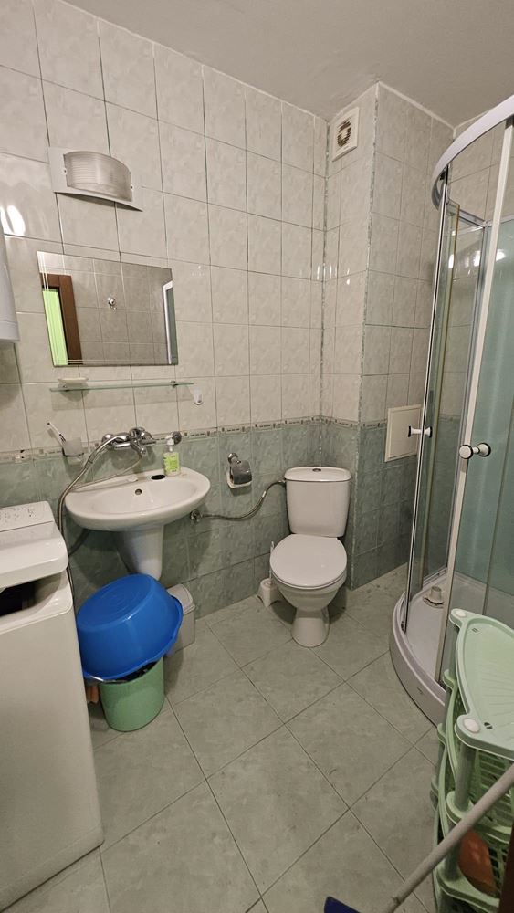 Przestronny apartament z dwiema sypialniami w Primorsku – komfort, spokój i niska opłata za utrzymanie