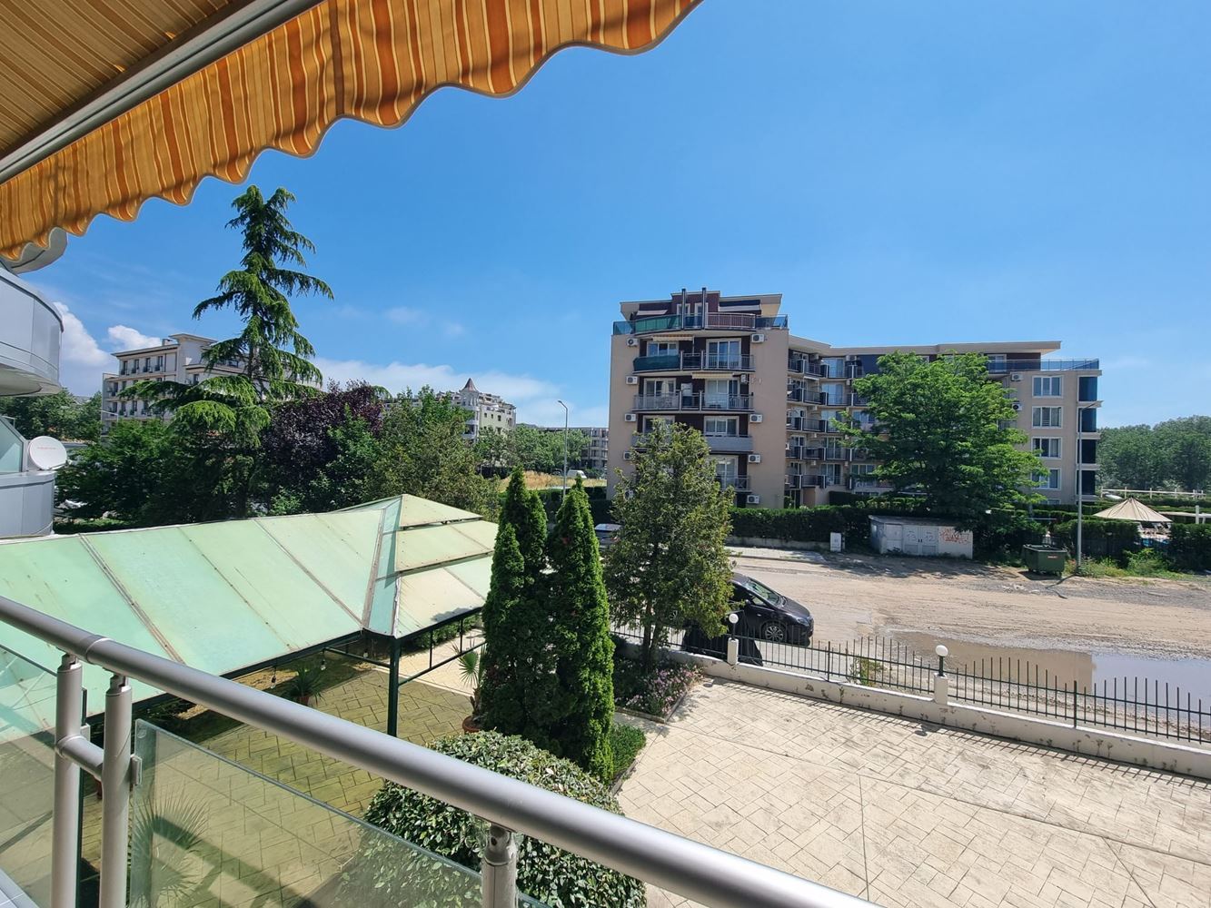 Umeblowany apartament z jedną sypialnią w Słonecznym Brzegu – funkcjonalna nieruchomość z udogodnieniami i niską opłatą eksploatacyjną