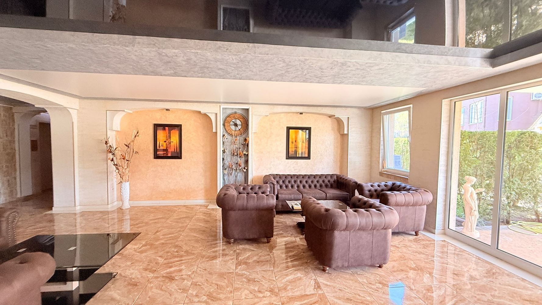 Luksusowy apartament dwupoziomowy z trzema sypialniami w sercu Słonecznego Brzegu – przestrzeń, styl i komfort na dwóch poziomach