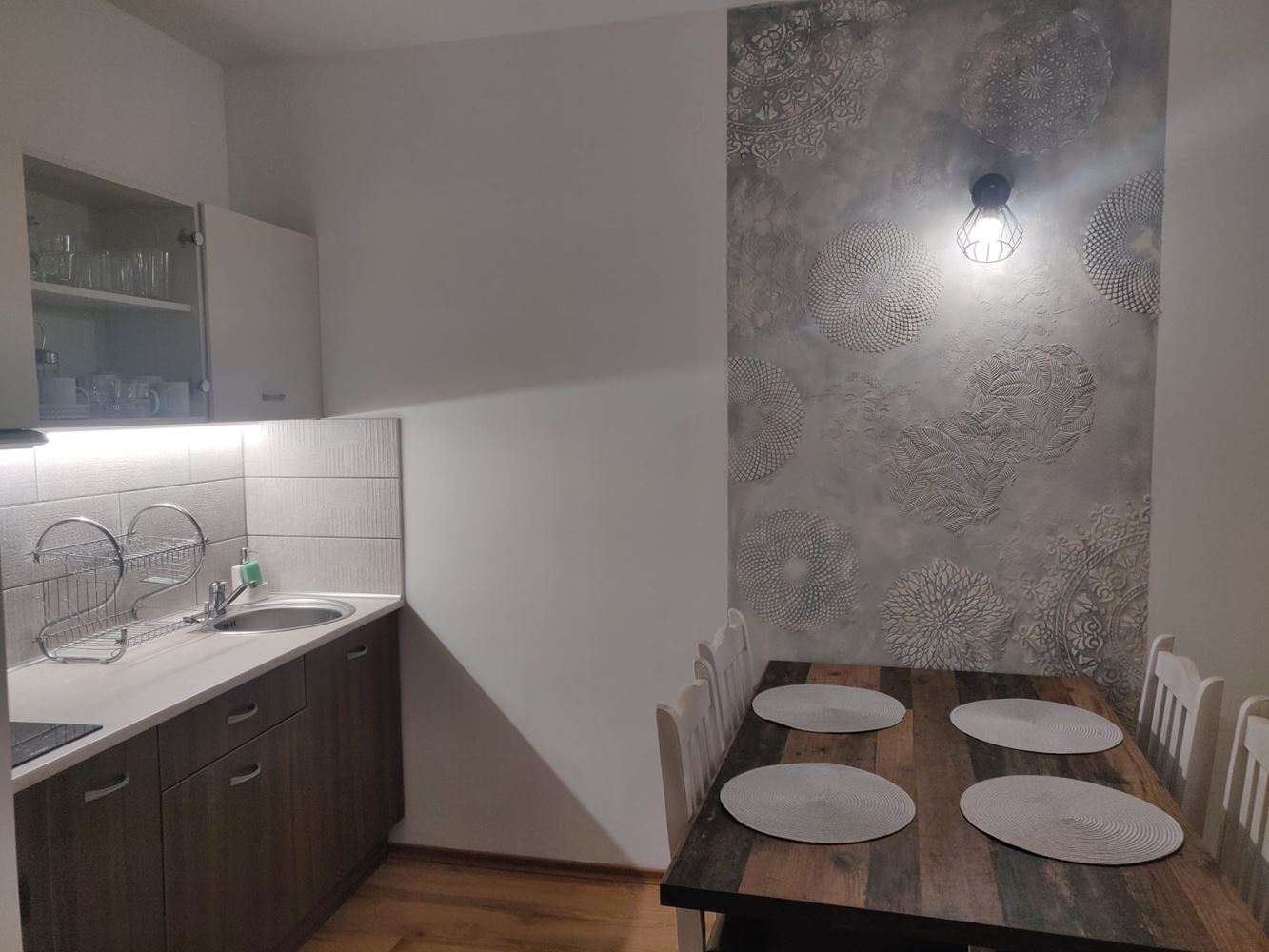 Przestronny apartament z jedną sypialnią i częściowym widokiem na morze – Słoneczny Brzeg, 100 m od plaży