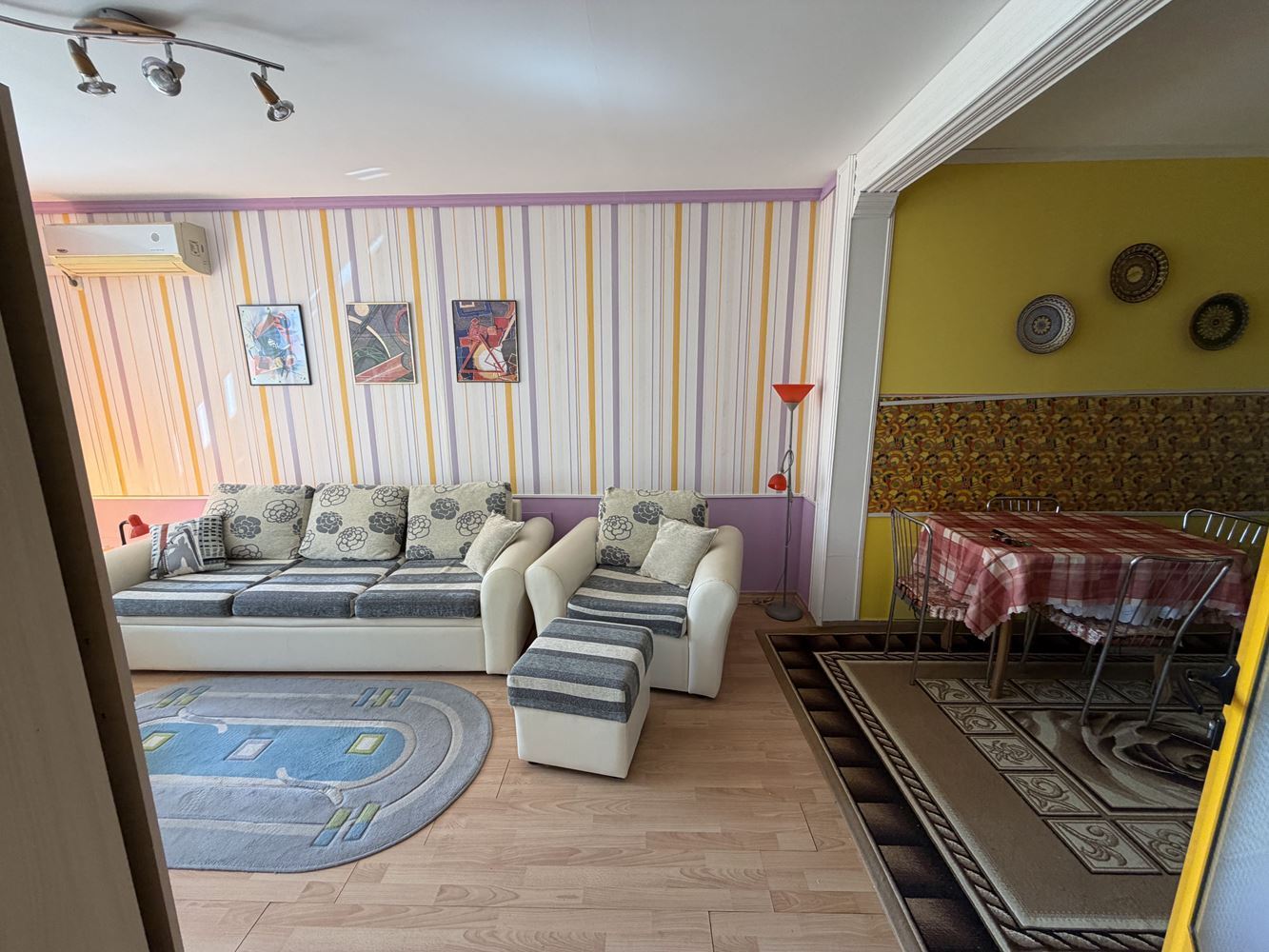 Apartament z jedną sypialnią, przestronnym tarasem i widokiem na morze w Sveti Vlas – 300 metrów od plaży