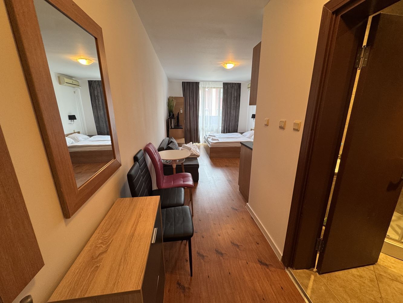 Umeblowane studio w Sveti Vlas – przytulny dom nad morzem w kompleksie z doskonałymi udogodnieniami