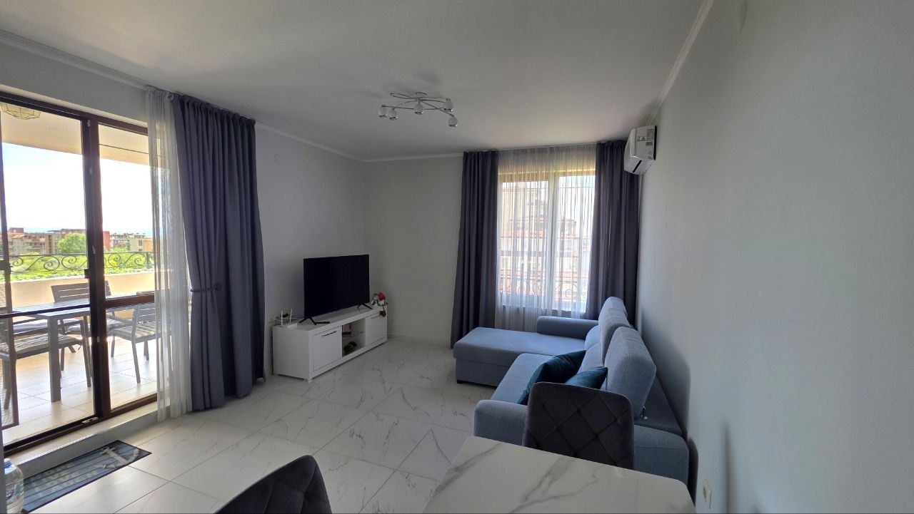 Przestronny apartament z dwiema sypialniami z częściowym widokiem na morze w prestiżowym kompleksie w Nesebyrze – gotowy dla swoich nowych właścicieli