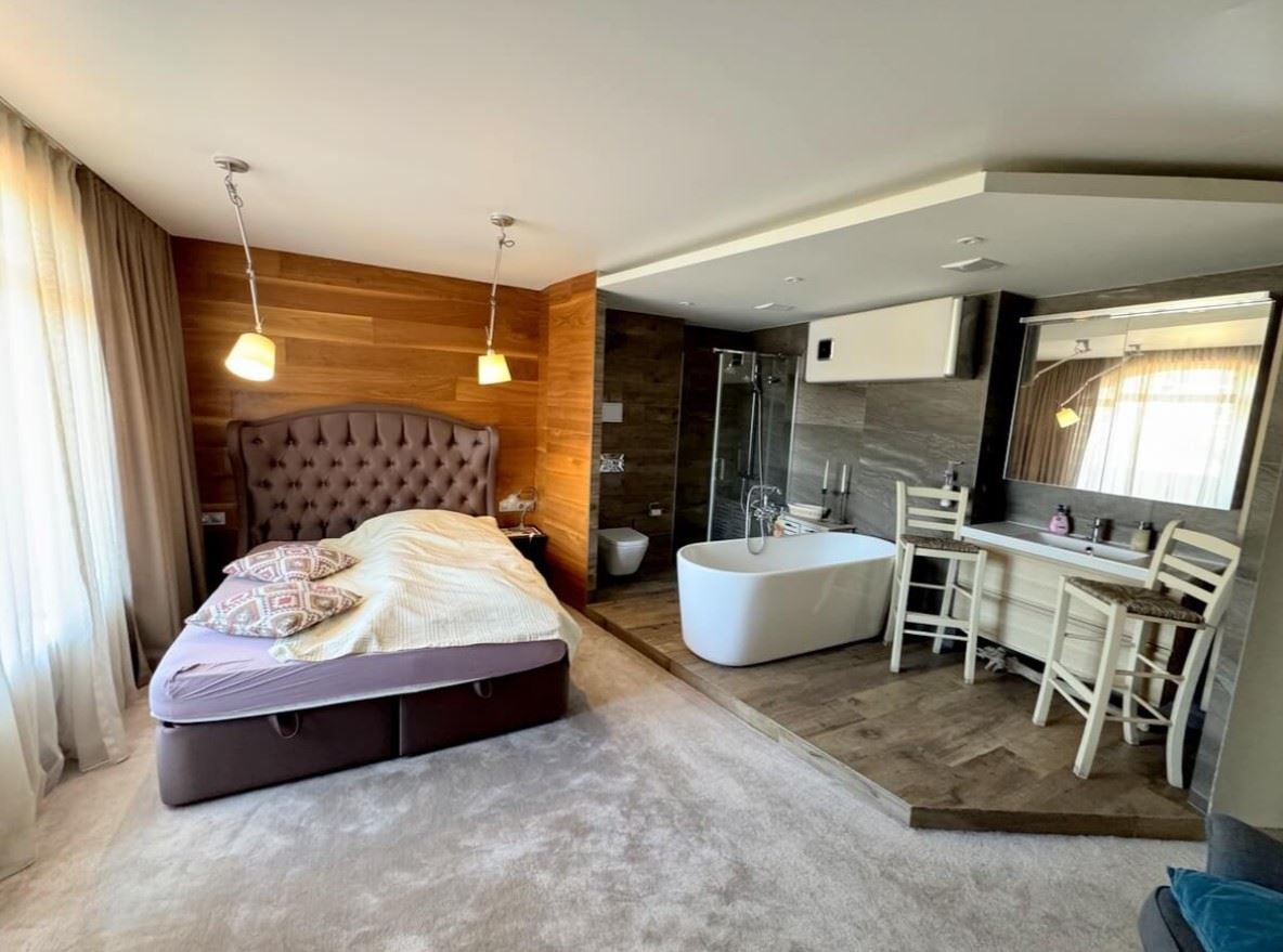 Apartament z dwoma sypialniami w prestiżowym kompleksie zamkniętym w Świętym Własie – pierwsza linia komfortu i natury