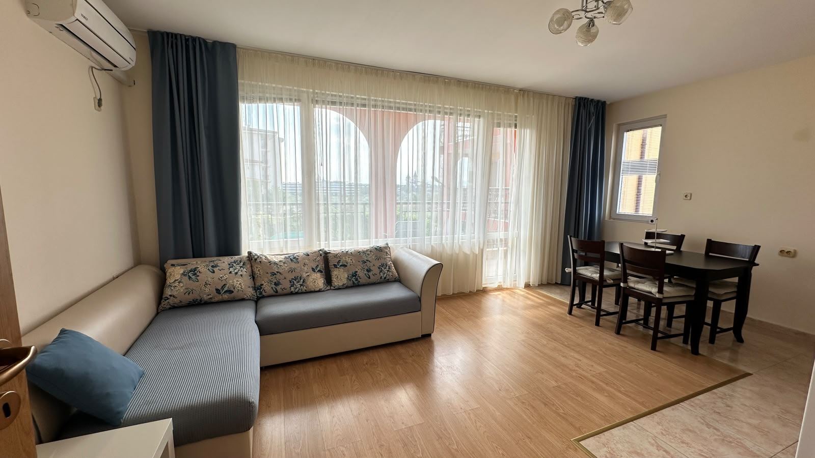 Jasny apartament z dwiema sypialniami w spokojnej części Nessebaru z niską opłatą za utrzymanie