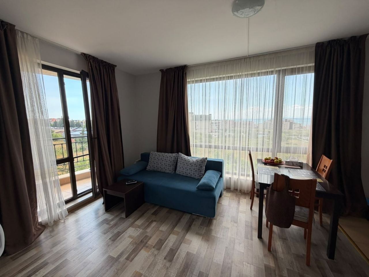Stylowy apartament z jedną sypialnią z widokiem na morze w prestiżowym kompleksie w Świętym Własie – idealny na wypoczynek i inwestycję