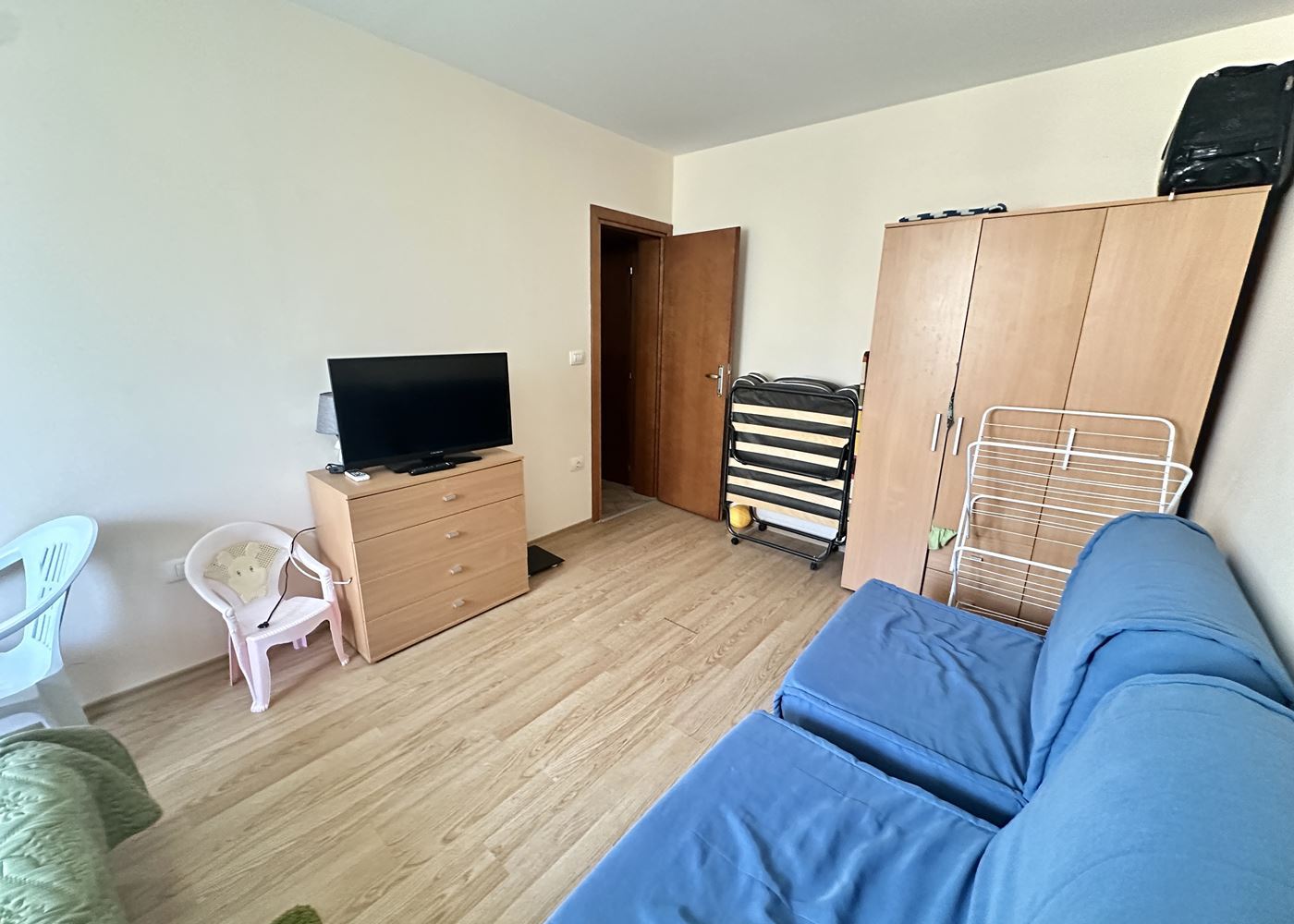 Apartament z jedną sypialnią w pierwszej linii brzegowej w Świętym Własie – przytulność i morska atmosfera