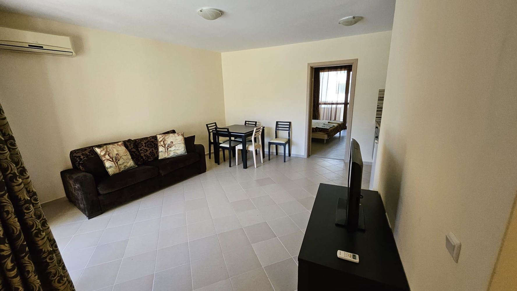 Przestronny apartament z dwiema sypialniami z doskonałym potencjałem w Słonecznym Brzegu – 110 m² komfortu i funkcjonalności