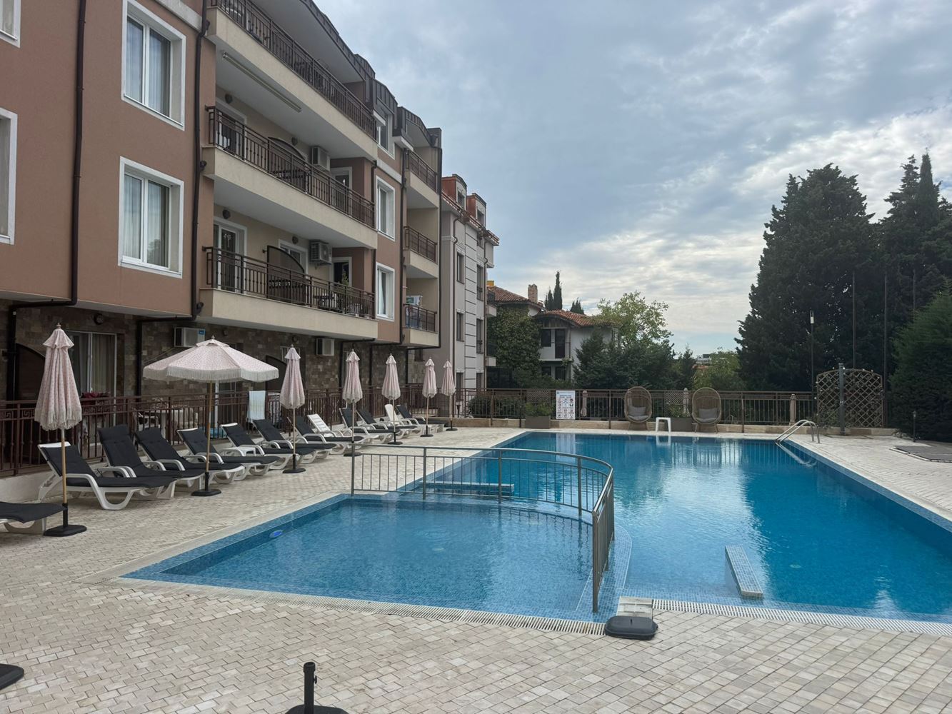 Przestronny apartament z jedną sypialnią w eleganckim kompleksie na Słonecznym Brzegu