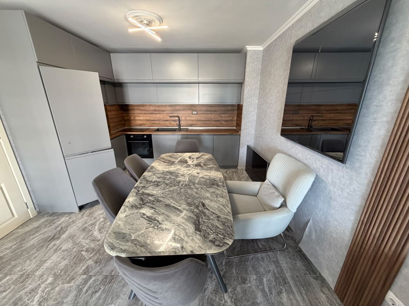 Luksusowy apartament z jedną sypialnią i widokiem na morze w Nesebyrze – styl i komfort w pierwszej linii brzegowej